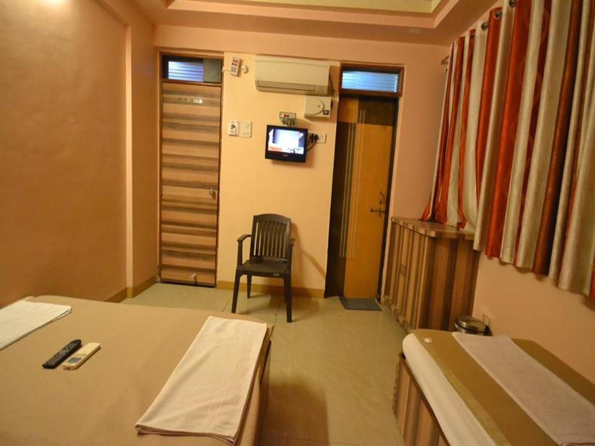 Hotel Sai Hari Prasad 쉬르디 외부 사진